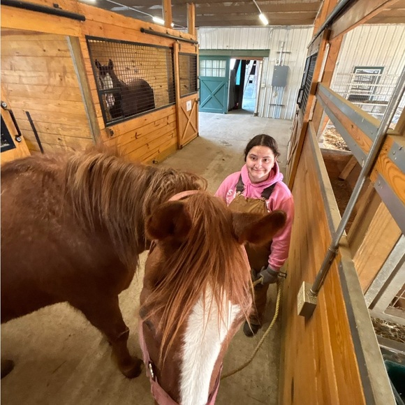 Meet your Posher, Kira - Picture 2 of 3